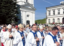 Obchody odpustowe w Chełmie co roku przyciągają tłumy.