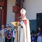 Nabożeństwu na Przeprośnej Górce przewodniczył bp Marek Solarczyk. 