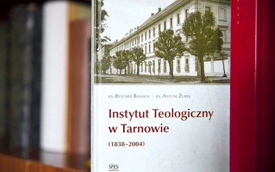 Książka jest cennym dokumentem, pozwalającym prześledzić najważniejsze etapy dziejów tarnowskiego IT.
