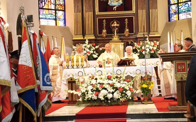 Mszy św. przewodniczył  bp Marek Solarczyk. 