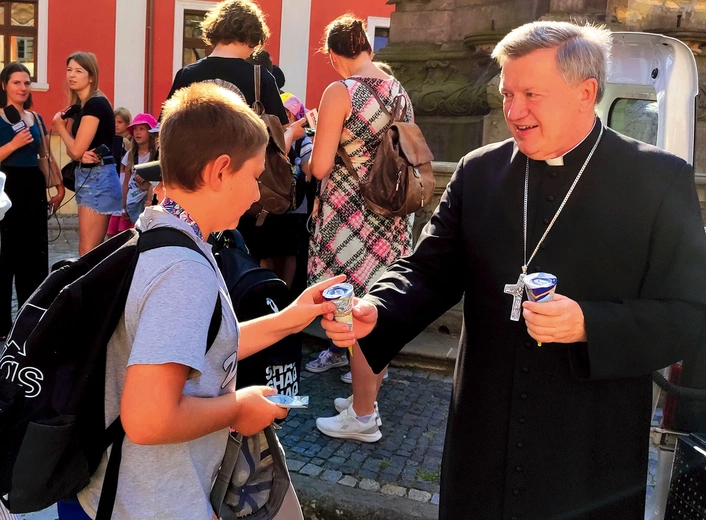  Dzieci m.in. pierwszy raz pływały statkiem  i odwiedziły  wrocławskie zoo.