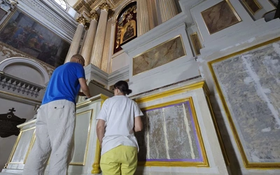 Cenna polichromia Alchimowicza w kościele w Starej Błotnicy