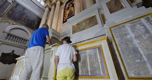 Cenna polichromia Alchimowicza w kościele w Starej Błotnicy
