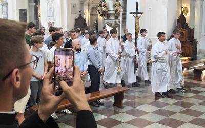 Ks. Szwarc: Modlitwa wzywa do winnicy Pana