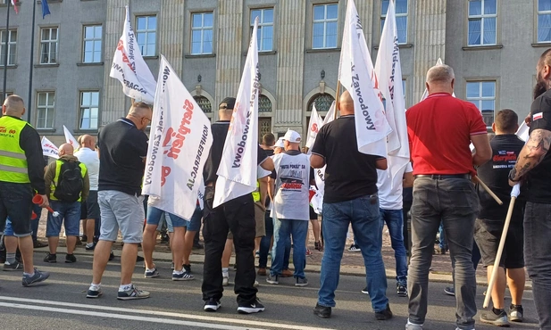 Katowice. Protest hutników, górników i energetyków [ZDJĘCIA]