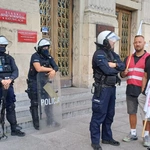 Katowice. Hutnicy wspierani przez górników i energetyków manifestują w stolicy Śląska