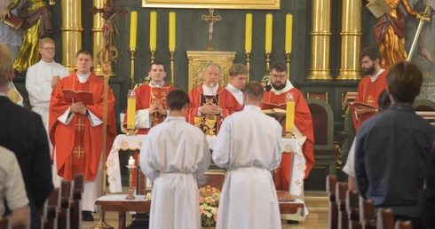 Bp Olszowski do oazowiczów: Niech czas rekolekcji ma wpływ na wasze życie, decyzje i postępowanie