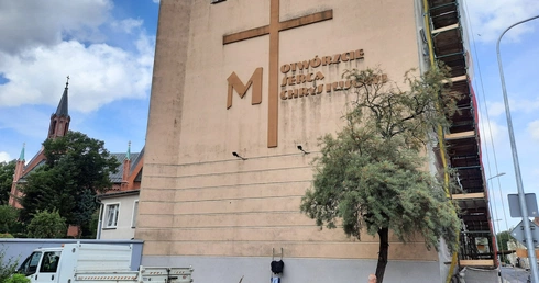 Klaryski remontują klasztor