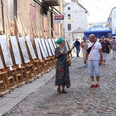 W przedostatnią sierpniową niedzielę ulica Wąska w Radomiu znów wypełni się sztuką, muzyką i wspólną pracą twórczą.