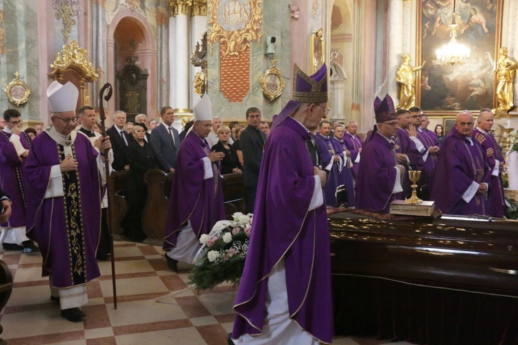 Pogrzeb ks. prof. Mariana Nowaka