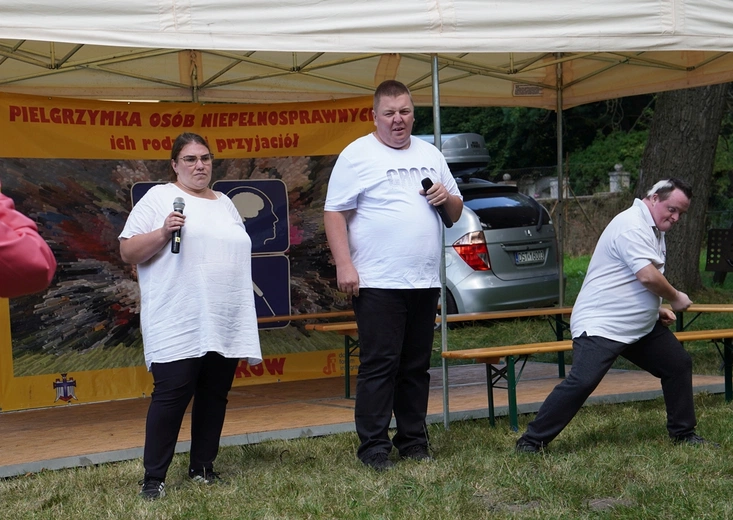 Pielgrzymka osób niepełnosprawnych, ich rodzin i przyjaciół do Henrykowa