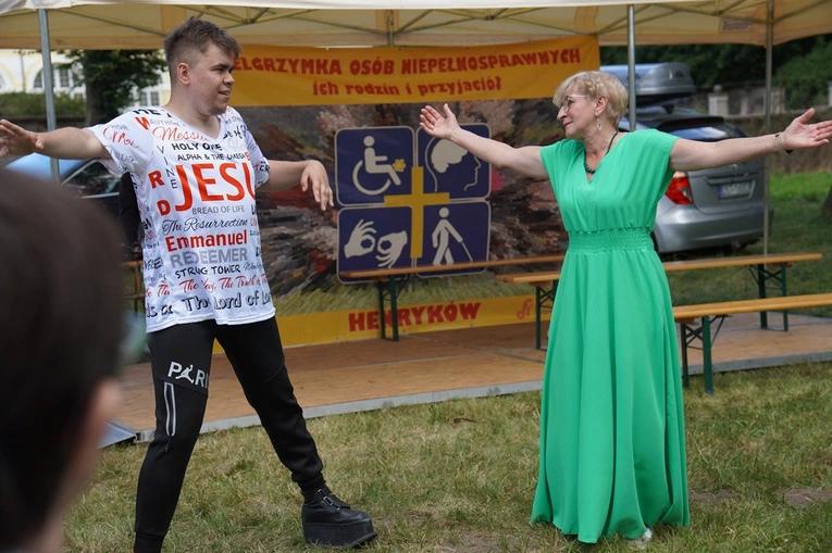 Pielgrzymka osób niepełnosprawnych, ich rodzin i przyjaciół do Henrykowa