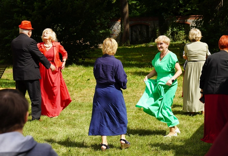 Pielgrzymka osób niepełnosprawnych, ich rodzin i przyjaciół do Henrykowa