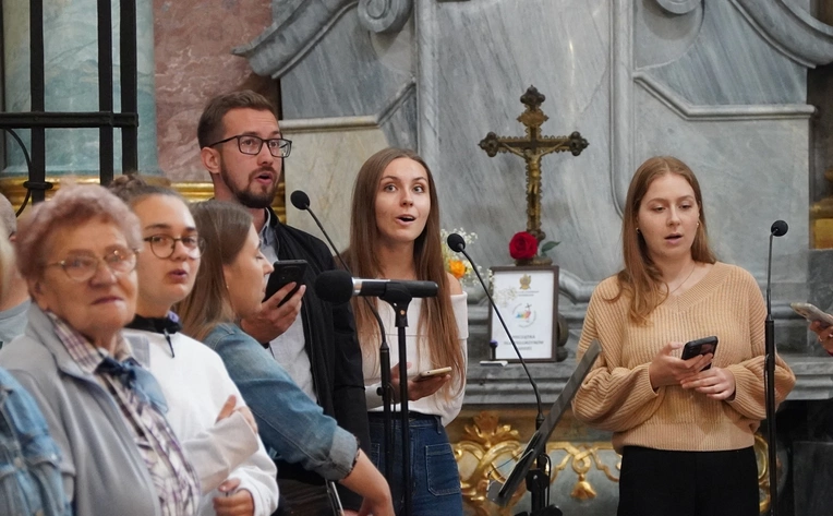 Pielgrzymka osób niepełnosprawnych, ich rodzin i przyjaciół do Henrykowa