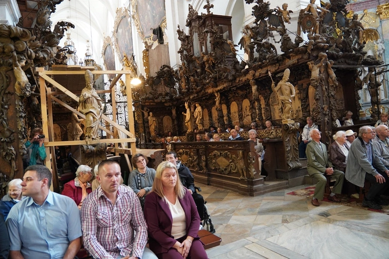 Pielgrzymka osób niepełnosprawnych, ich rodzin i przyjaciół do Henrykowa