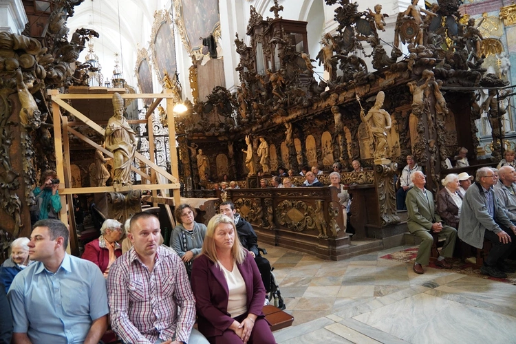 Pielgrzymka osób niepełnosprawnych, ich rodzin i przyjaciół do Henrykowa