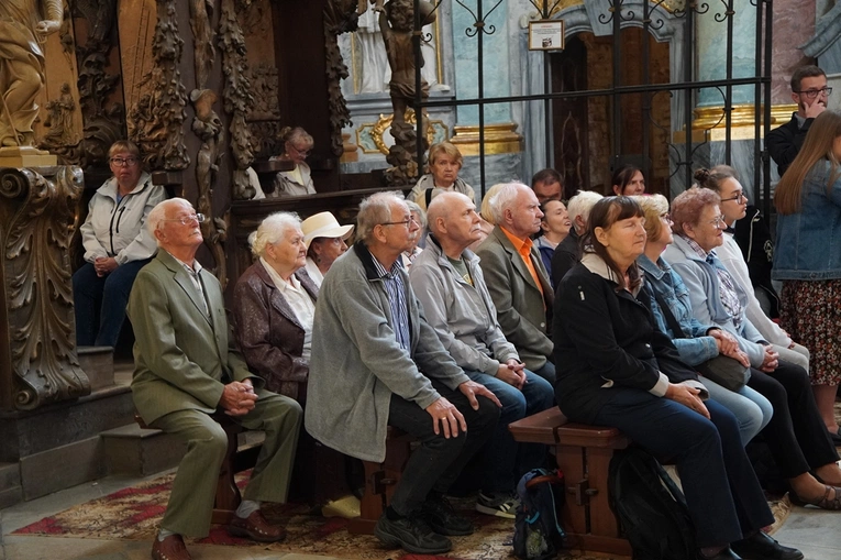 Pielgrzymka osób niepełnosprawnych, ich rodzin i przyjaciół do Henrykowa