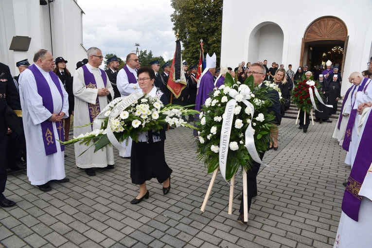 Pożegnanie abp. Józefa Kowalczyka w Jadownikach Mokrych