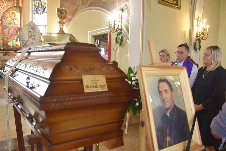 Pożegnanie abp. Józefa Kowalczyka w Jadownikach Mokrych