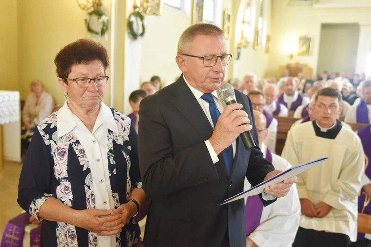 Pożegnanie abp. Józefa Kowalczyka w Jadownikach Mokrych