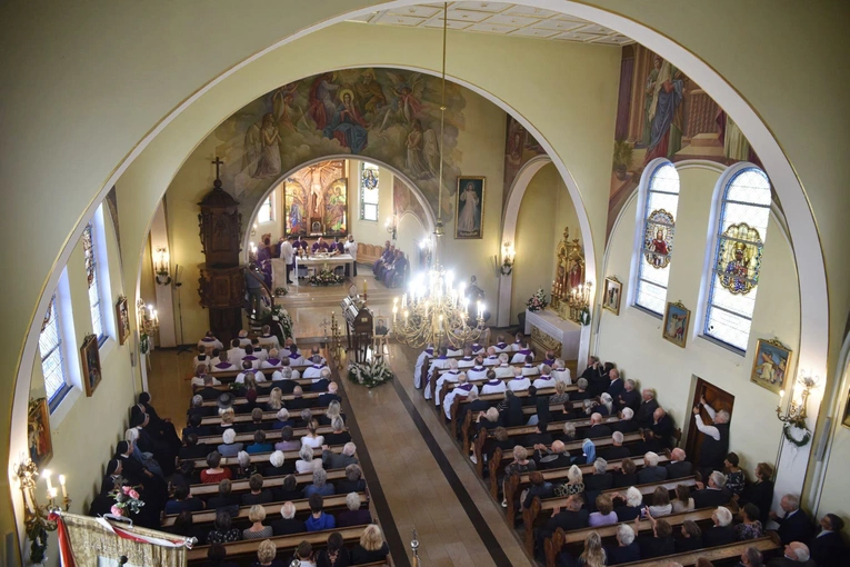 Pożegnanie abp. Józefa Kowalczyka w Jadownikach Mokrych