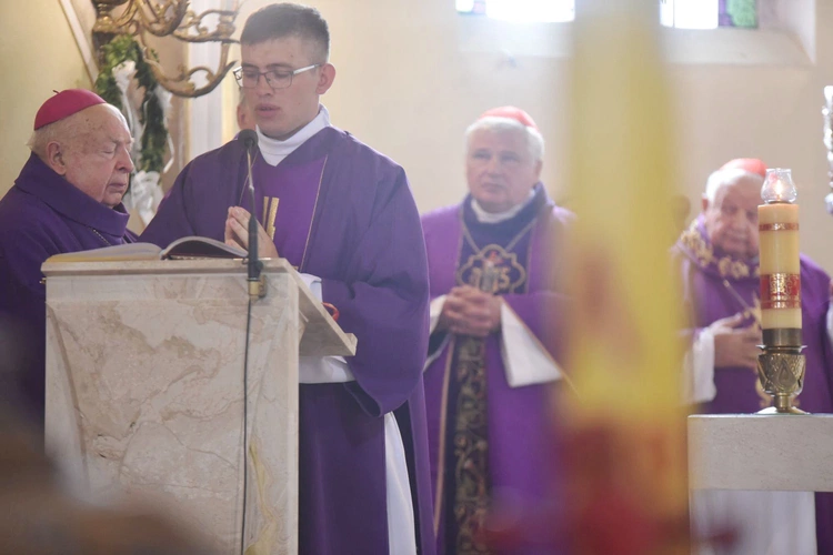 Pożegnanie abp. Józefa Kowalczyka w Jadownikach Mokrych