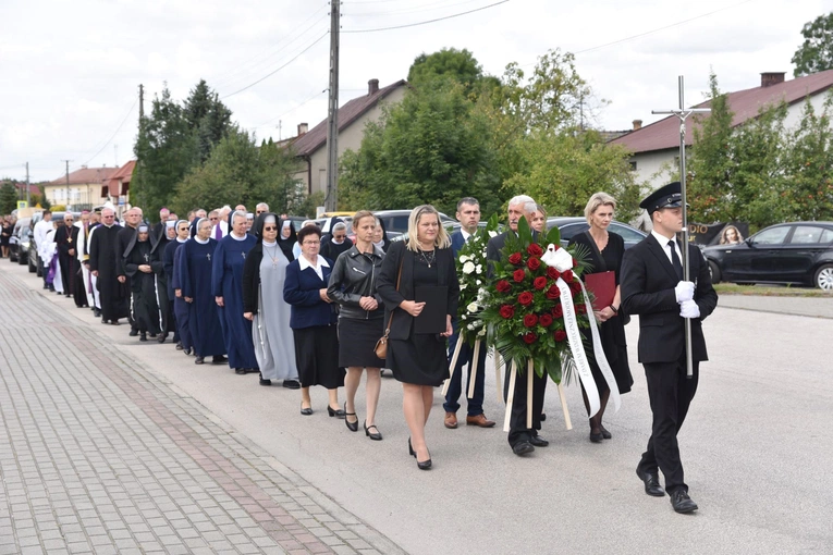 Pożegnanie abp. Józefa Kowalczyka w Jadownikach Mokrych