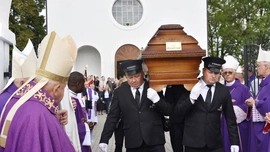 Pożegnanie abp. Józefa Kowalczyka w Jadownikach Mokrych