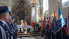 Obchody rozpoczęto urocystą Eucharystią w intencji byłych i obecnych członków OSP Bolimów. 