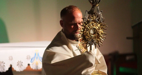 Uwielbienie w chojnowskiej farze