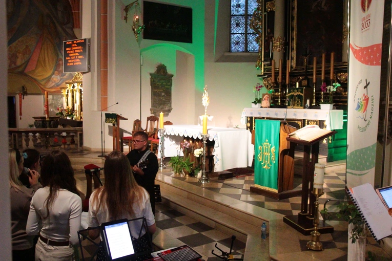 Uwielbienie z Emmanuelem