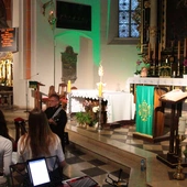 Uwielbienie z Emmanuelem