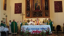 Ciasne drzwi i niełatwa droga solidarności oraz miłości