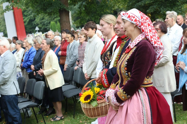 Poświęcenie wyremontowanej świątyni w Kamionce Wielkiej