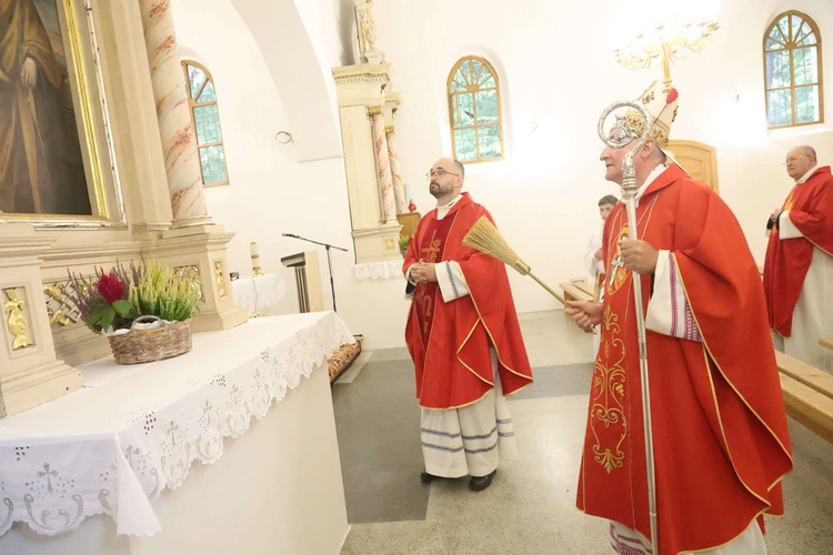 Poświęcenie wyremontowanej świątyni w Kamionce Wielkiej