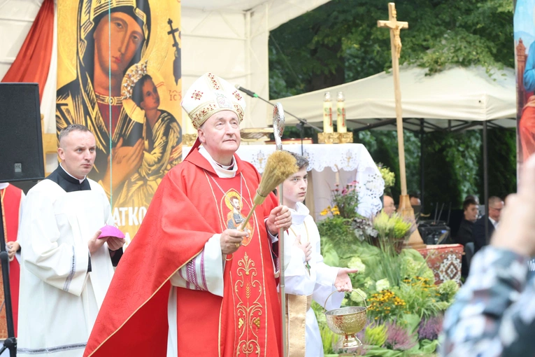 Poświęcenie wyremontowanej świątyni w Kamionce Wielkiej