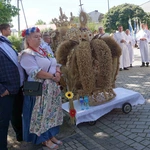 Dożynki diecezjalne w Wielowsi - korony żniwne i plony