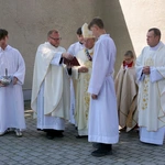 Dożynki diecezjalne w Wielowsi - korony żniwne i plony