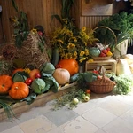 Dożynki diecezjalne w Wielowsi - korony żniwne i plony