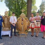 Dożynki diecezjalne w Wielowsi - korony żniwne i plony