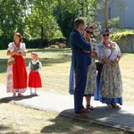 Dożynki diecezjalne w Wielowsi - korony żniwne i plony