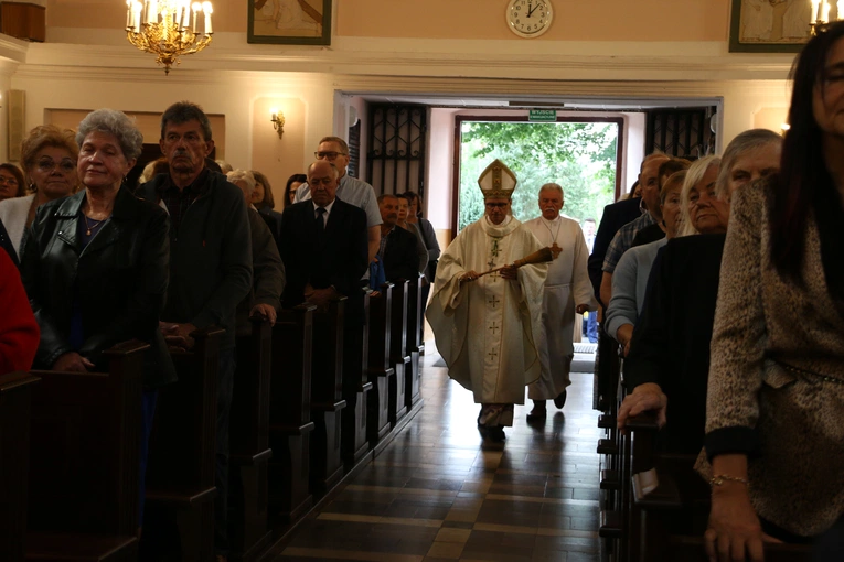Joniec. Poświęcenie nowego ołtarza