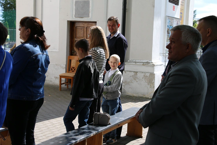 Joniec. Poświęcenie nowego ołtarza