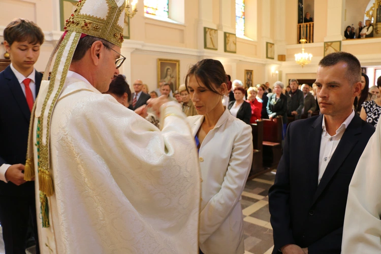 Joniec. Poświęcenie nowego ołtarza