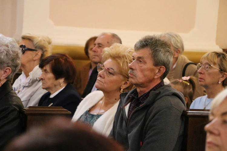 Joniec. Poświęcenie nowego ołtarza
