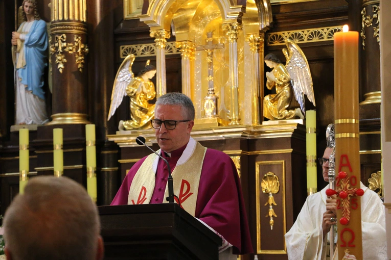 Joniec. Poświęcenie nowego ołtarza
