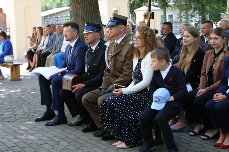 Joniec. Poświęcenie nowego ołtarza