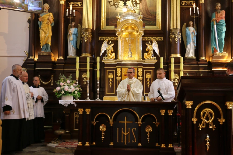 Joniec. Poświęcenie nowego ołtarza