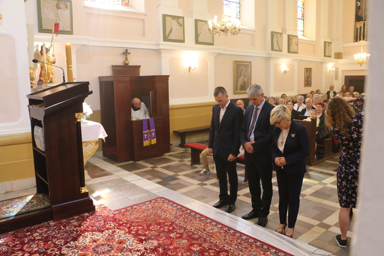 Joniec. Poświęcenie nowego ołtarza