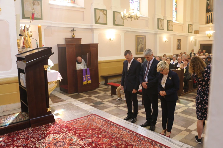 Joniec. Poświęcenie nowego ołtarza